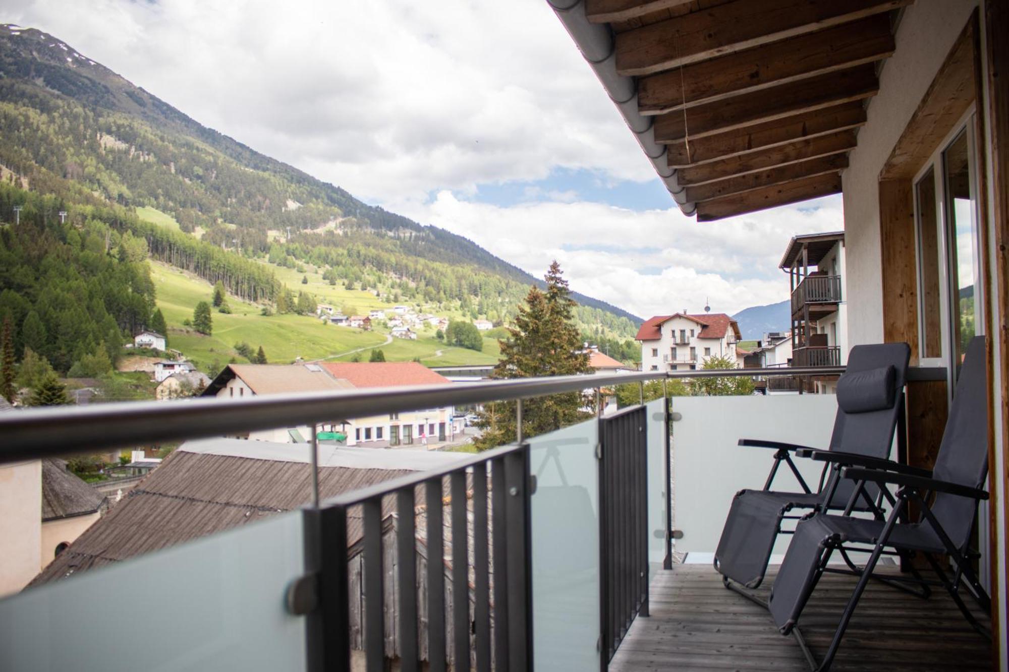 Garni Apparthotel St Valentin San Valentino alla Muta Exterior photo