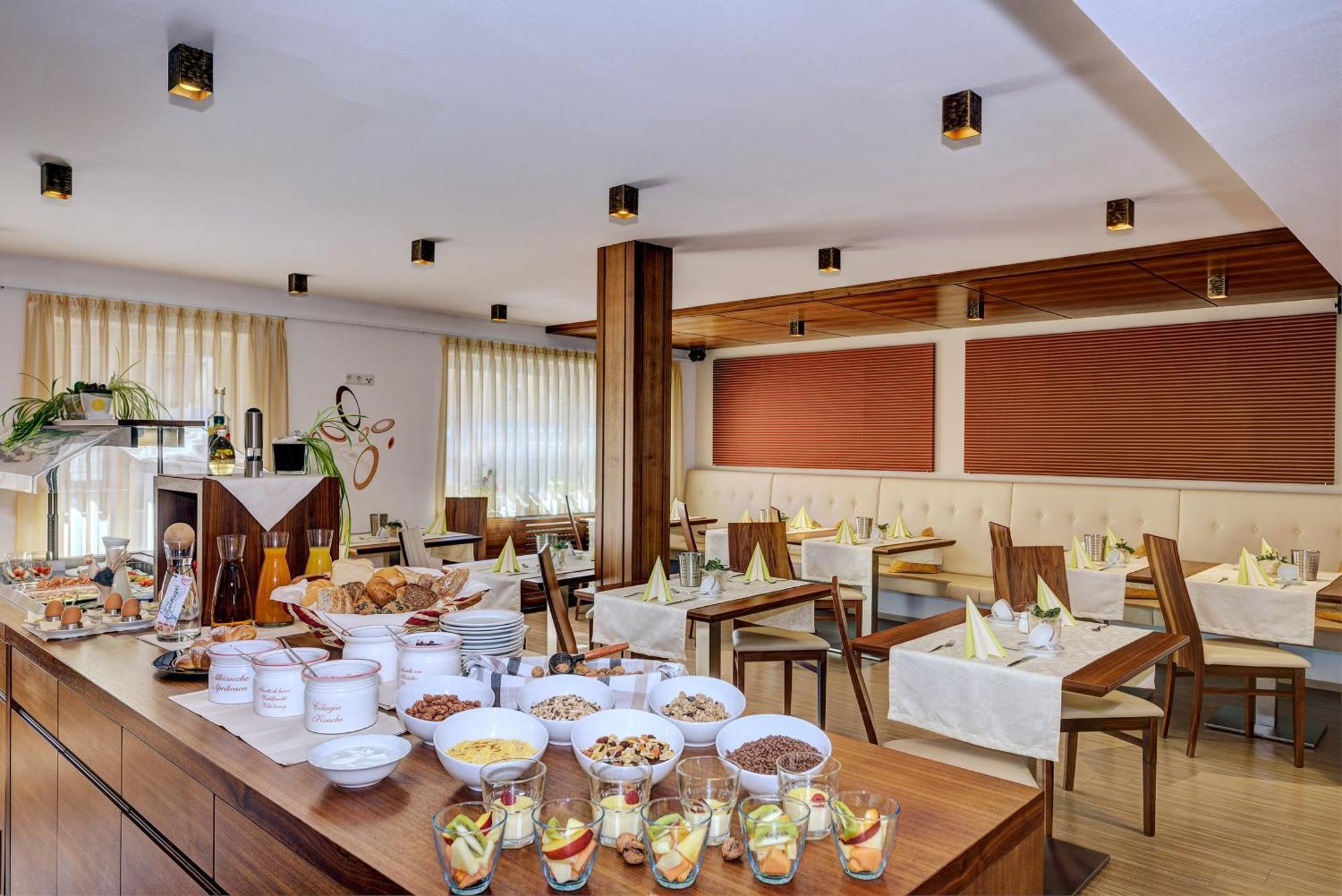 Garni Apparthotel St Valentin San Valentino alla Muta Exterior photo