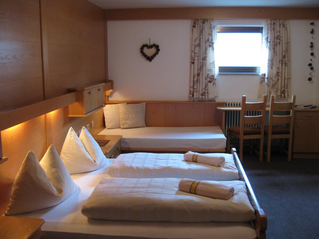 Garni Apparthotel St Valentin San Valentino alla Muta Exterior photo